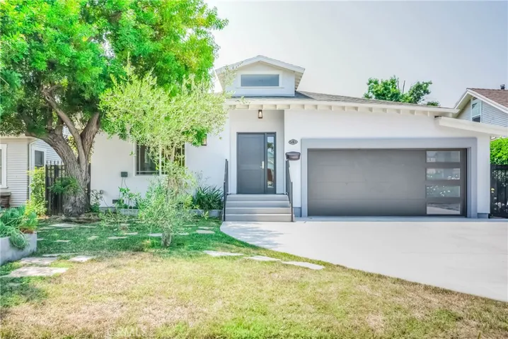 541 N Lucerne Boulevard, Los Angeles, California 90004