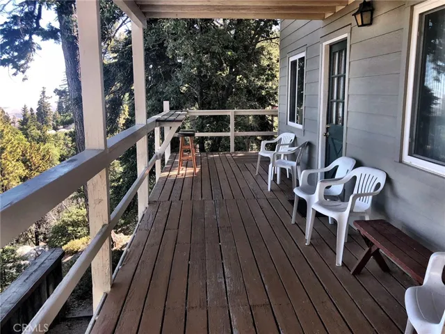 REAR DECK-MAIN LEVEL
