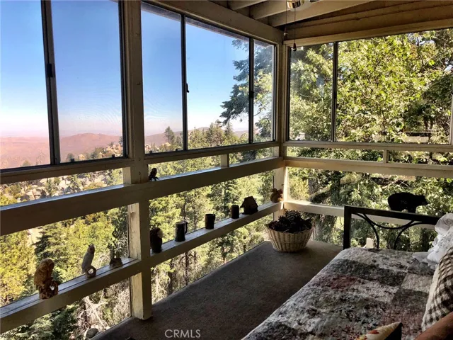 ENCLOSED UPPER DECK