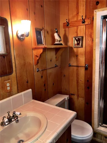 BATH WITH SHOWER-MAIN LEVEL