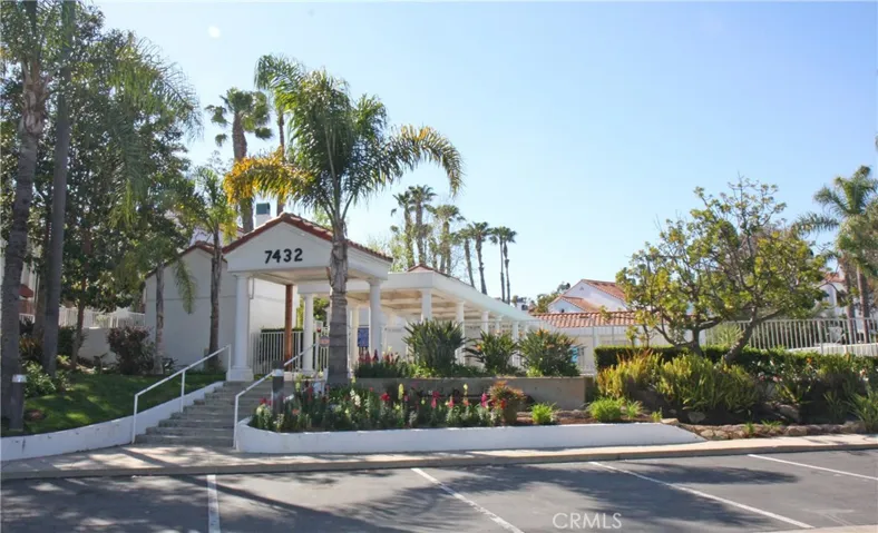 19351 Sunray Lane 203, Huntington Beach, California 92648