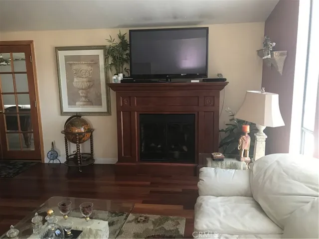 Livingroom Fireplace