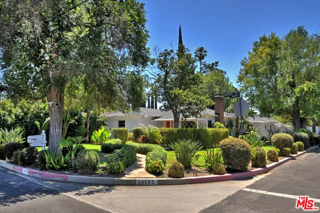 15152 Hesby Street, Sherman Oaks, California 91403