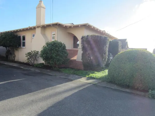 417 Belleville Boulevard, Half Moon Bay, California 94019