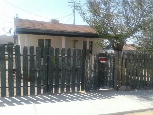 112 N 6th Avenue, Barstow, California 92311
