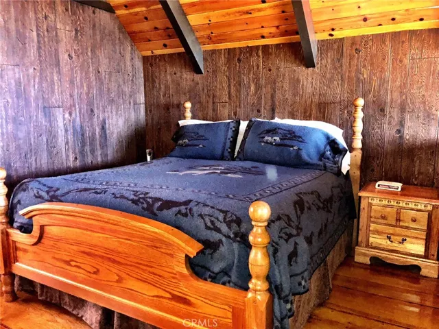 MASTER SUITE-UPSTAIRS-MAIN HOUSE