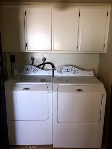 LAUNDRY CLOSET