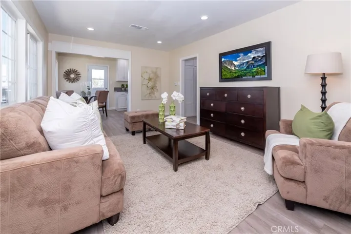 Inviting and cozy living room space