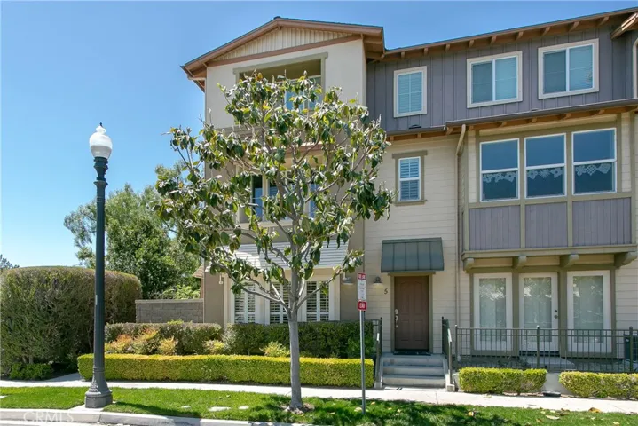 5 Aviator Lane, Tustin, California 92782