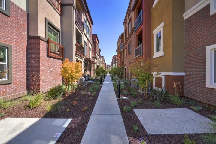 1033 Gabbiano Lane 3, San Jose, California 95131