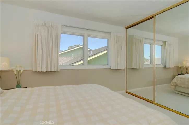 Large wardrobe closet too...