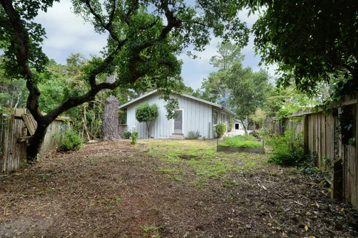 3380 San Luis Avenue, Carmel, California 93923