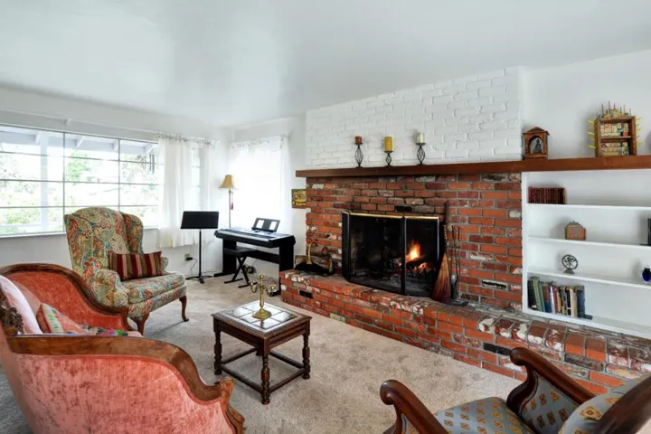 3380 San Luis Avenue, Carmel, California 93923