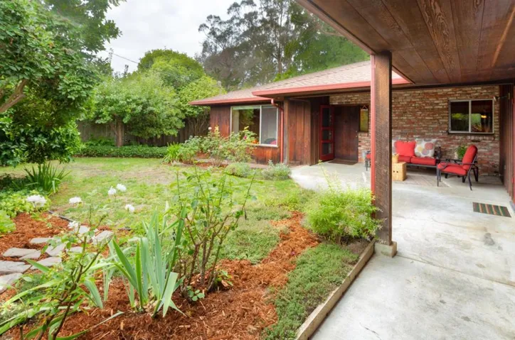 150 Sunnyside Avenue, Santa Cruz, California 95062