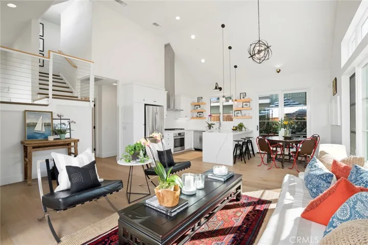 201 16th Place, Costa Mesa, California 92627