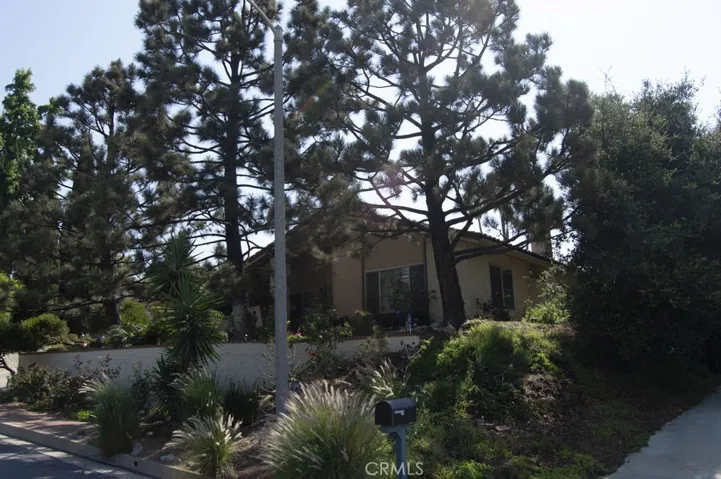 290 Summit Road, La Verne, California 91750