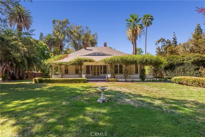 7995 Magnolia Avenue, Riverside, California 92504