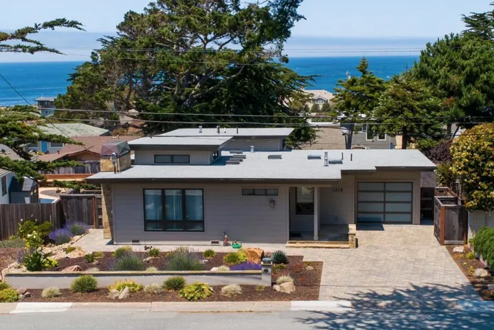 1218 Del Monte Boulevard, Pacific Grove, California 93950
