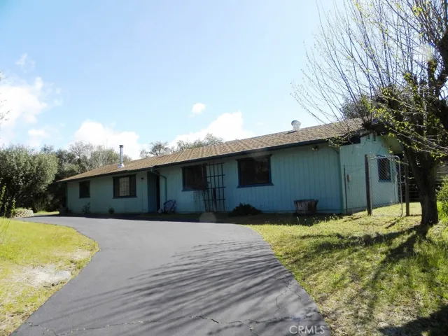 41305 Highway 49, Oakhurst, California 93644