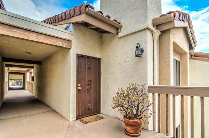 Great scenery, shopping, dining and adventures are just outside your front door...treat yourself and take the elevator!
