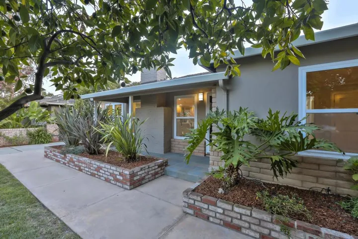 3838 Magnolia Drive, Palo Alto, California 94306