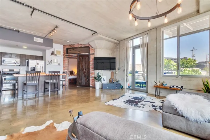 825 E 4th Street 206, Los Angeles, California 90013