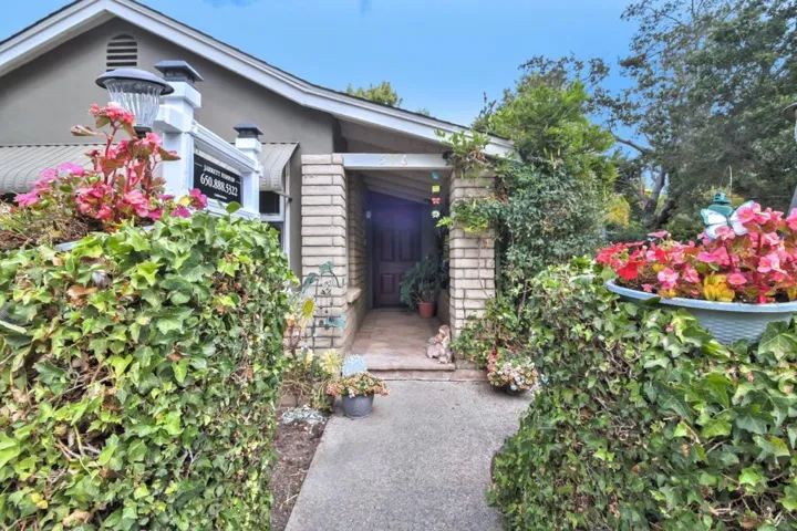 596 Military Way, Palo Alto, California 94306