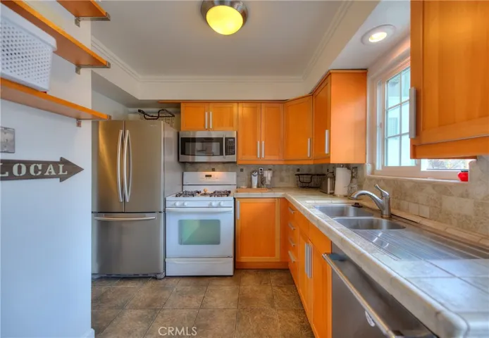 11960 Gloxinia Avenue, Fountain Valley, California 92708