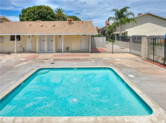 11960 Gloxinia Avenue, Fountain Valley, California 92708