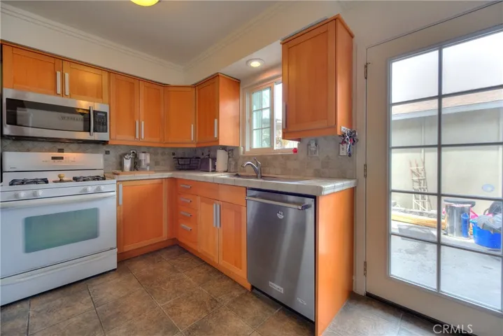 11960 Gloxinia Avenue, Fountain Valley, California 92708