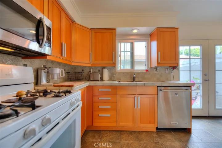 11960 Gloxinia Avenue, Fountain Valley, California 92708