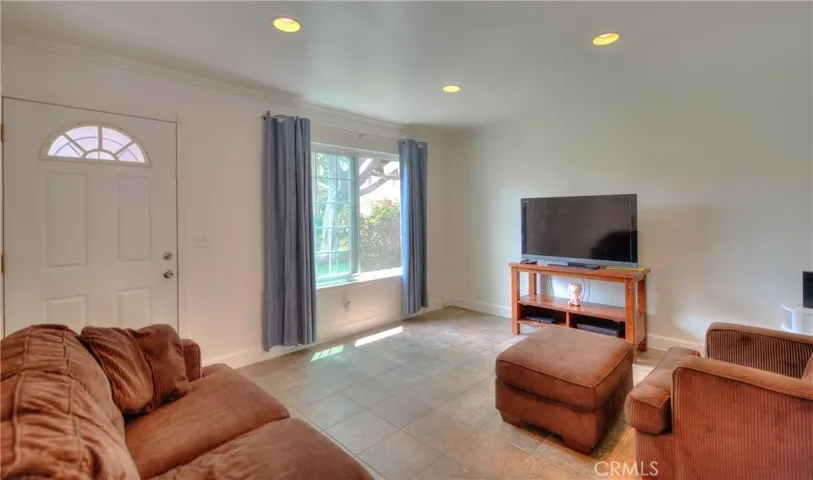 11960 Gloxinia Avenue, Fountain Valley, California 92708