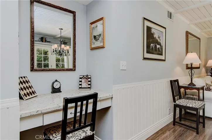 This family center can be the keeper of the calendar, keys, receipes and more.