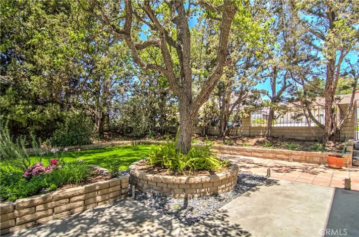 Mature trees offer lots of shade and privicy...the whole family will enjoy hanging out here together.