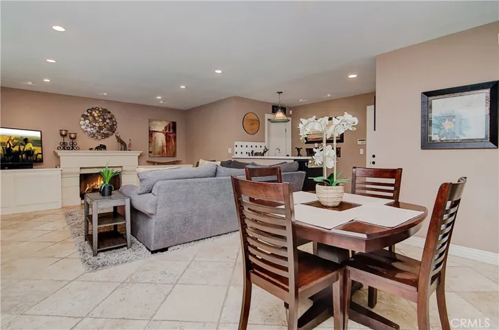 Could you ask for a better place for the family to hang out?...perfect space for TV, games and food!