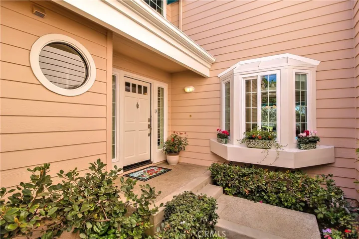 17 Lakefront 14, Irvine, California 92604