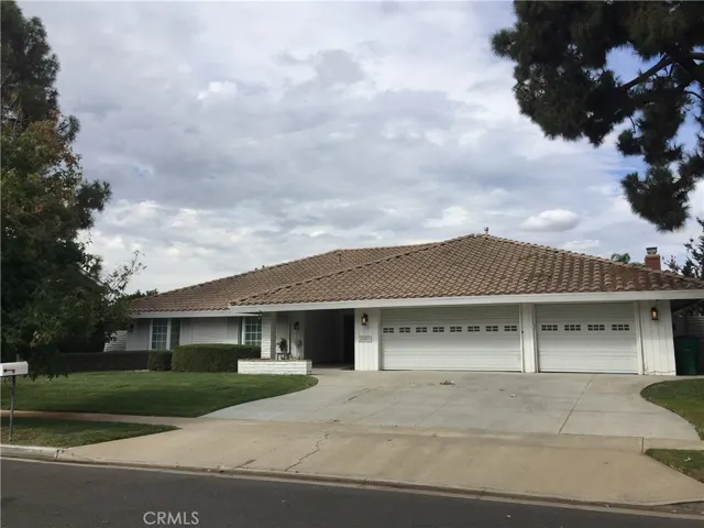 19001 Castlegate Lane, North Tustin, California 92705