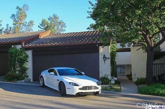2-Car Garage