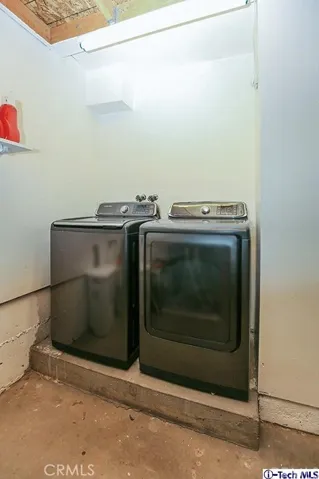 Washer / Dryer in Garage