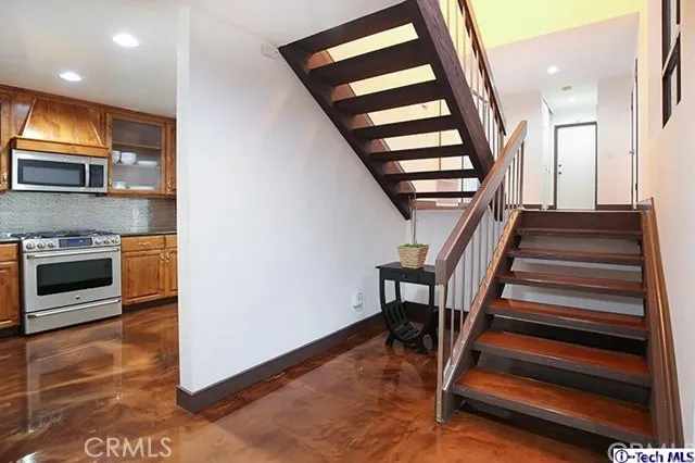 45 Glenflow Court, Glendale, California 91206