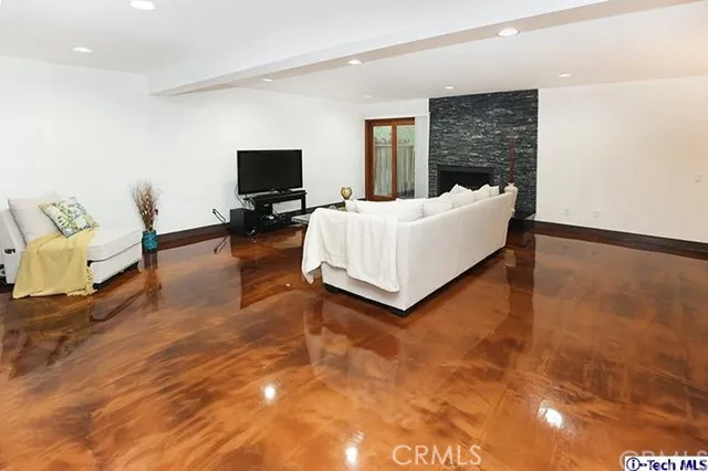 45 Glenflow Court, Glendale, California 91206