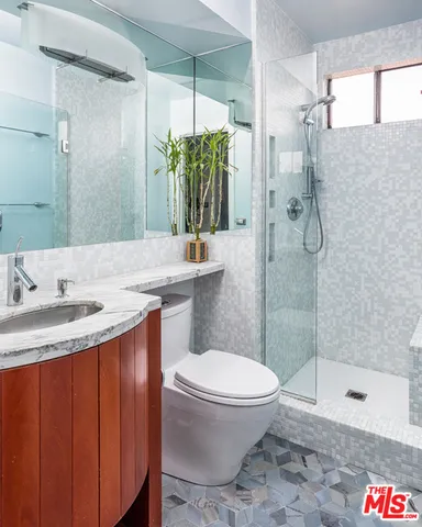 800 Westmount Drive 2, West Hollywood, California 90069