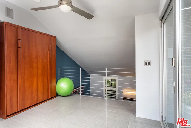 800 Westmount Drive 2, West Hollywood, California 90069