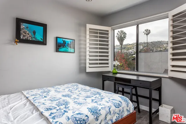 800 Westmount Drive 2, West Hollywood, California 90069