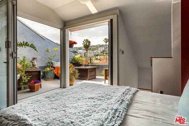 800 Westmount Drive 2, West Hollywood, California 90069