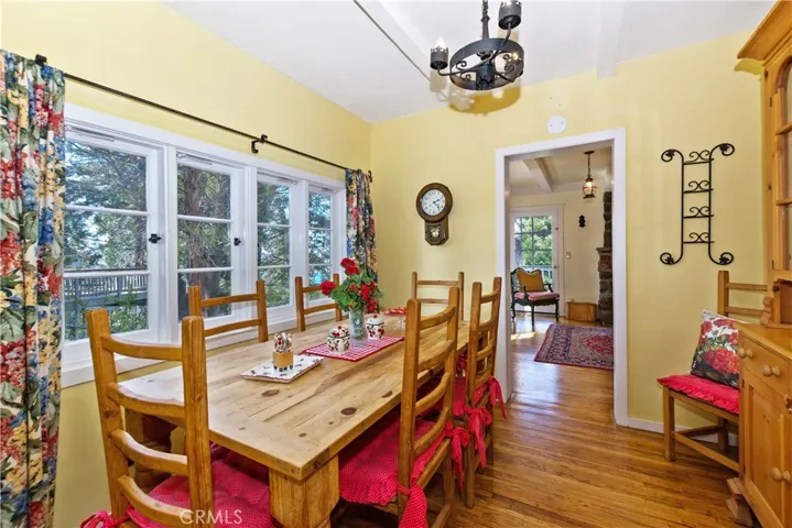 379 Mittry Lane, Lake Arrowhead, California 92352