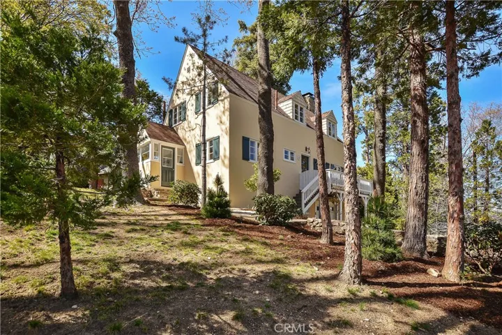 379 Mittry Lane, Lake Arrowhead, California 92352