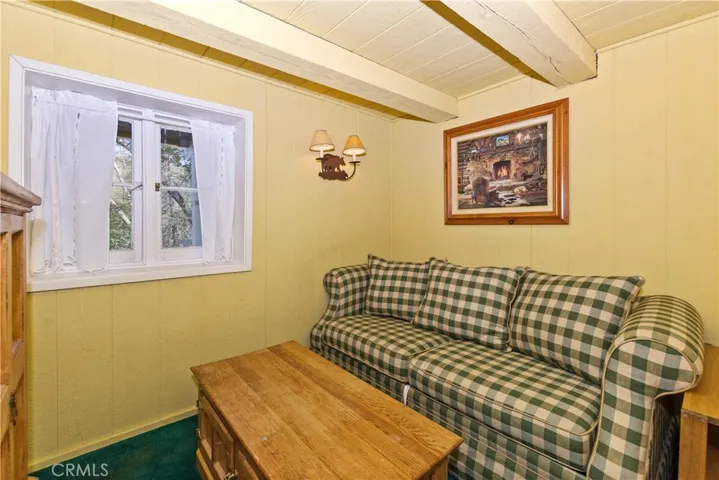 379 Mittry Lane, Lake Arrowhead, California 92352