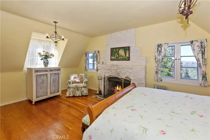 379 Mittry Lane, Lake Arrowhead, California 92352