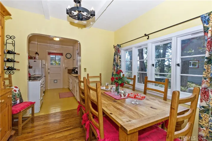 379 Mittry Lane, Lake Arrowhead, California 92352